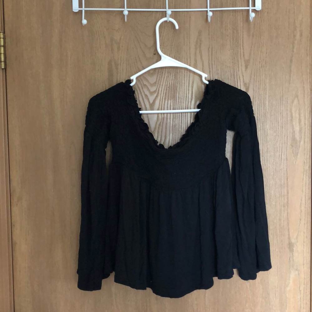 Black Off-the-shoulder Blouse☺️